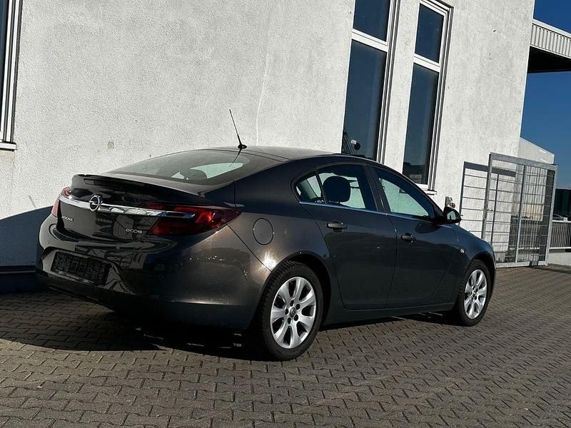 Gebraucht Opel Insignia Edition 120 PS (88 kW) 2014 Grau Limousine