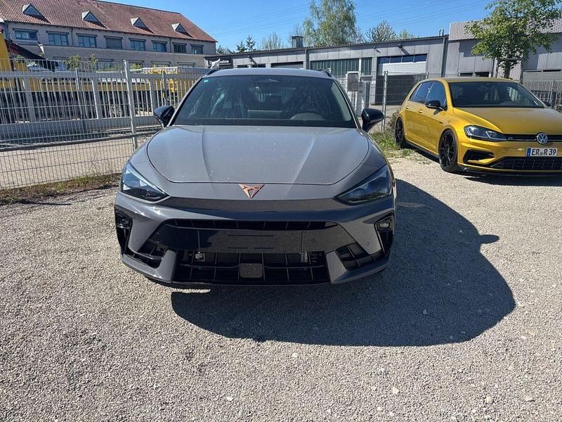 Nowe Cupra Leon VZ 177 KM (130 kW) 2026 Szary Sedan/Limuzyna