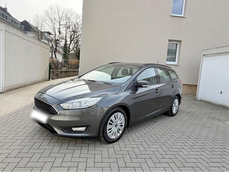 Gebraucht Ford Focus 125 PS (91 kW) 2017 Grau Kombi