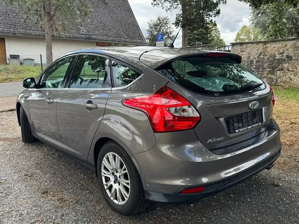 Gebraucht Ford Focus Titanium 140 PS (102 kW) 2011 Braun Limousine
