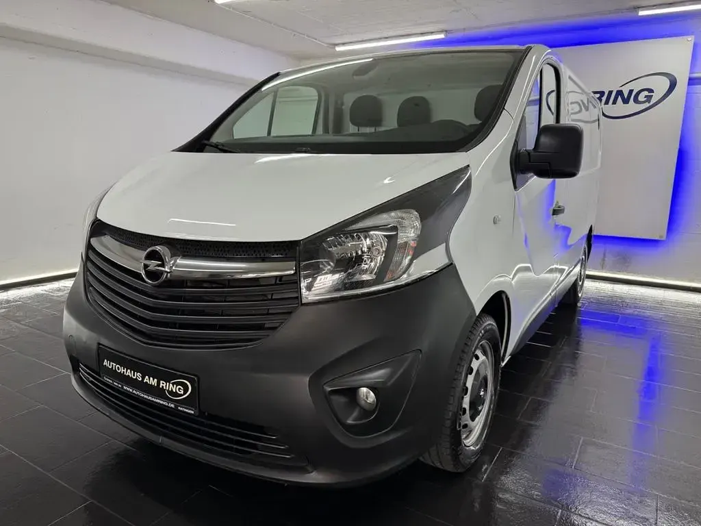 Gebraucht Opel Vivaro 116 PS (85 kW) 2014 Weiß Van / Kleinbus