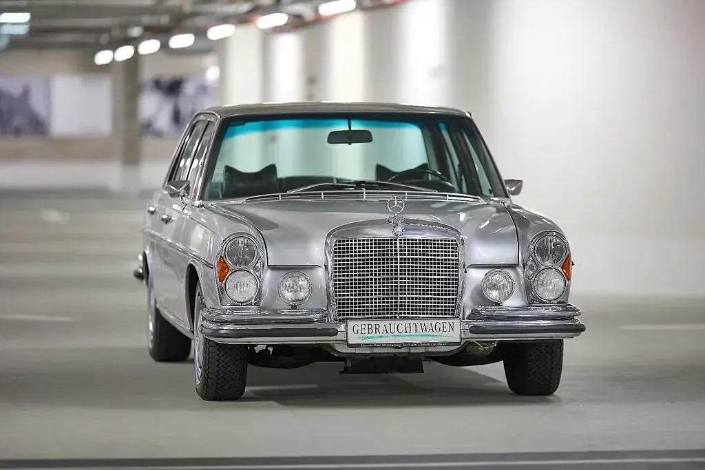 Gebraucht Mercedes 300 340 PS (250 kW) 1969 Silber Limousine