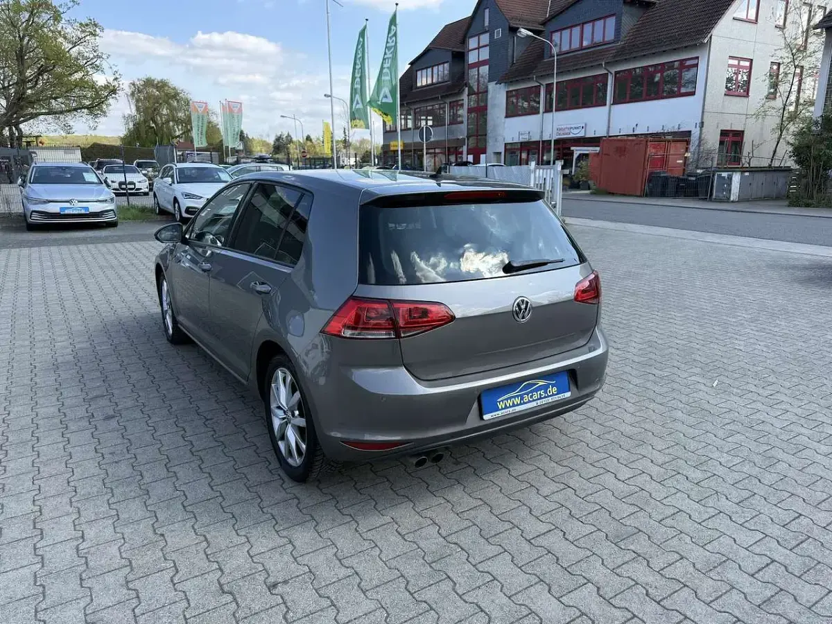 Gebraucht VW Golf VII Highline 150 PS (110 kW) 2016 Limestone grey Limousine