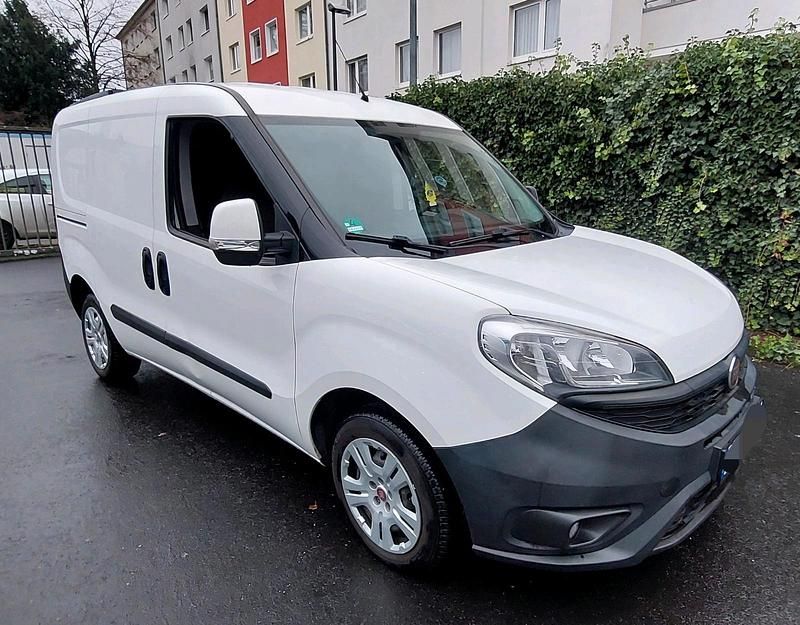 Weiß Gebraucht 2017 Fiat Doblò Van / Kleinbus | 4.700 € (Superpreis) - Bild 1/4