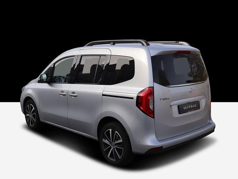 Gebraucht Mercedes T160 Progressive 95 PS (69 kW) 2023 Silber Van / Kleinbus