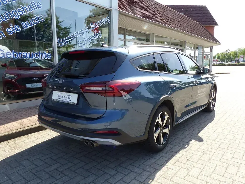 Gebraucht Ford Focus Active X 116 PS (85 kW) 2024 Blau Limousine