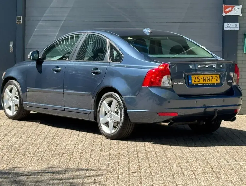 Gebraucht Volvo S40 Momentum 150 PS (110 kW) 2010 Blau Limousine