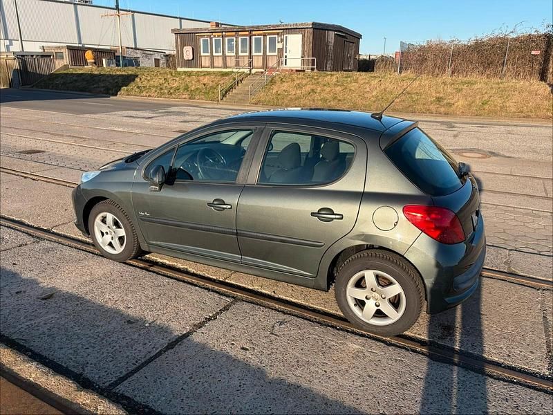 Gebraucht Peugeot 207 95 PS (69 kW) 2009 Grau Kleinwagen