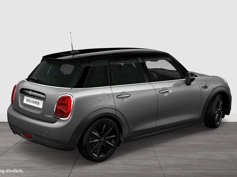 Gebraucht Mini Cooper 136 PS (100 kW) 2019 Moonwalk grey () Kleinwagen