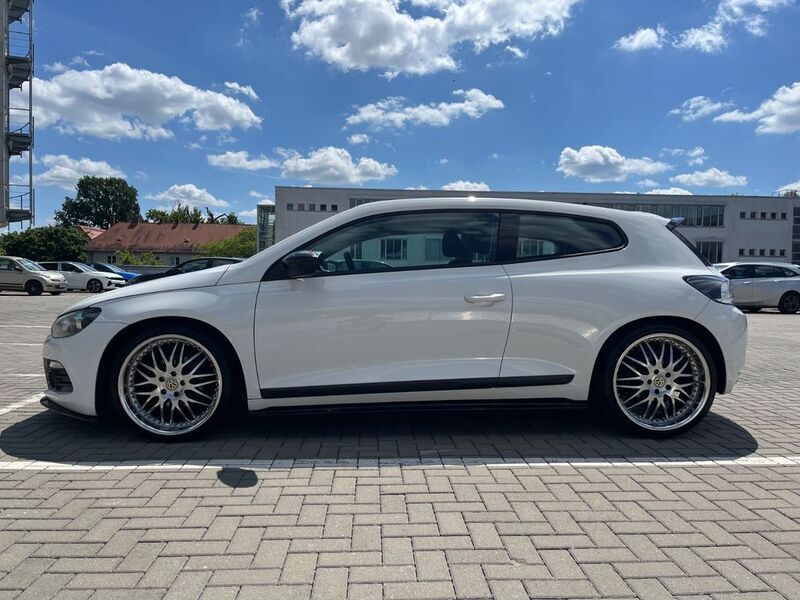 Gebraucht VW Scirocco 122 PS (89 kW) 2009 Weiß Coupé
