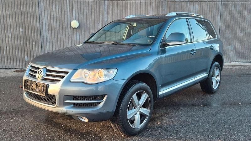 Grau Gebraucht 2007 VW Touareg SUV | 3.850 € (Etwas zu teuer) - Bild 1/4