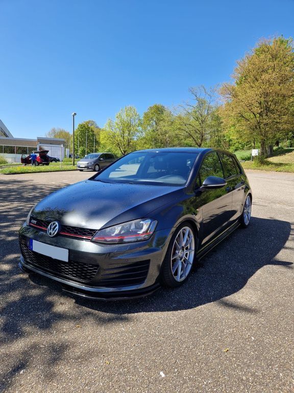 Grau Gebraucht 2016 VW Golf VII GTI Limousine | 16.100 € (Guter Preis) - Bild 1/4