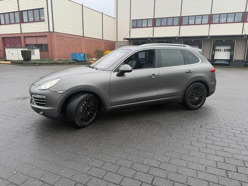 Gebraucht Porsche Cayenne 245 PS (180 kW) 2010 Schwarz SUV