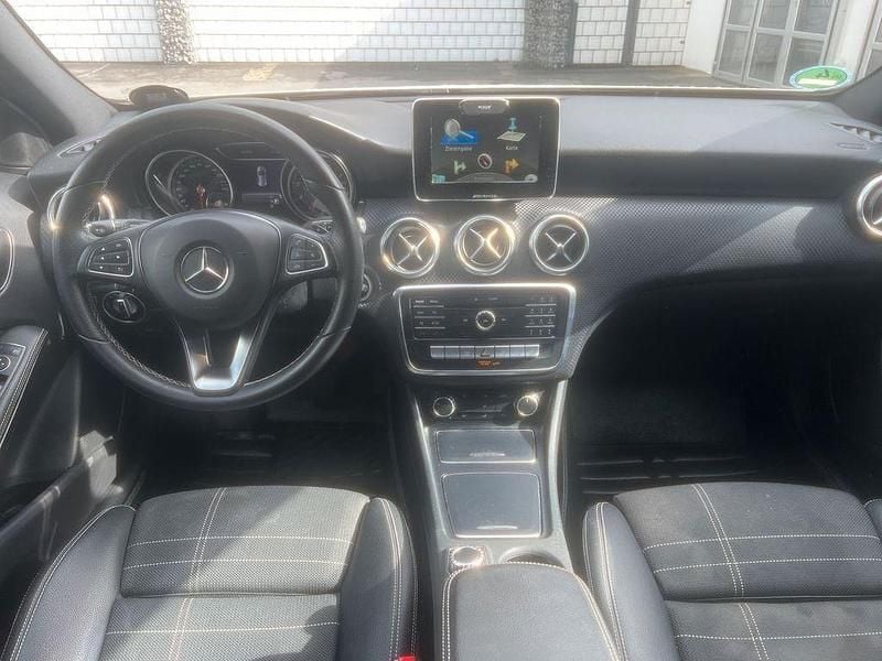 Gebraucht Mercedes A180 Edition 122 PS (89 kW) 2016 Weiß Limousine