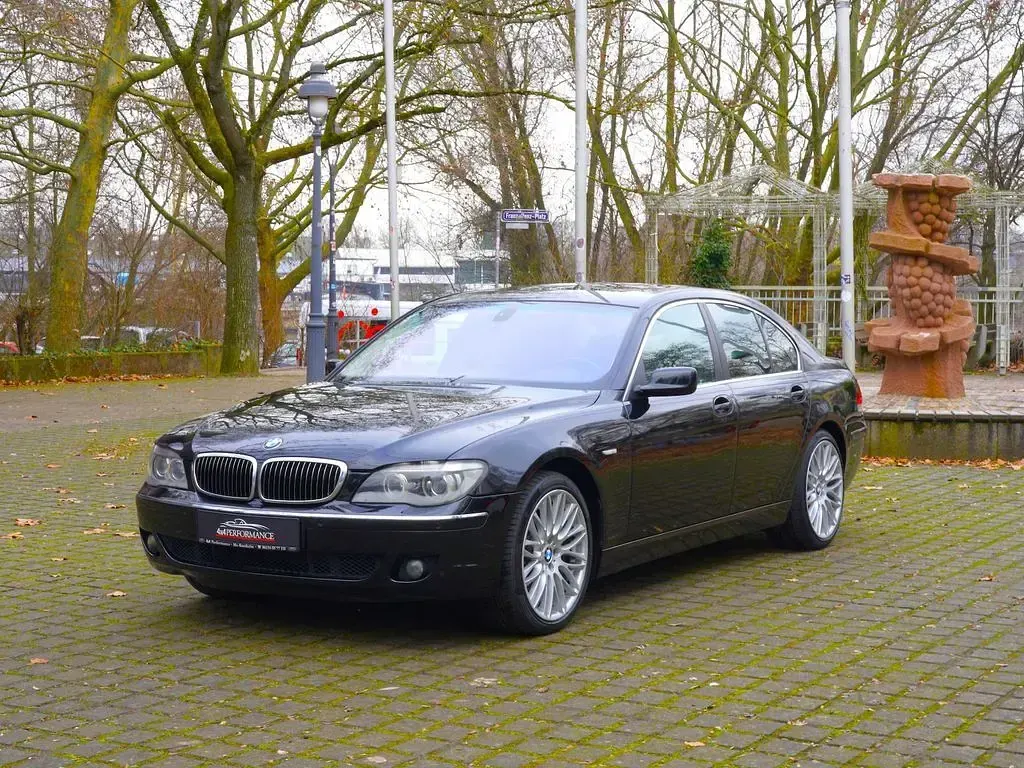 Second-hand BMW 750 Performance 367 CP (269 kW) 2006 Albastru Berlinǎ