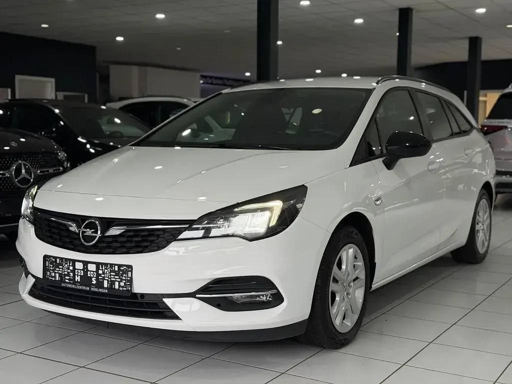 Gebraucht Opel Astra Edition 105 PS (77 kW) 2021 Weiß Kombi