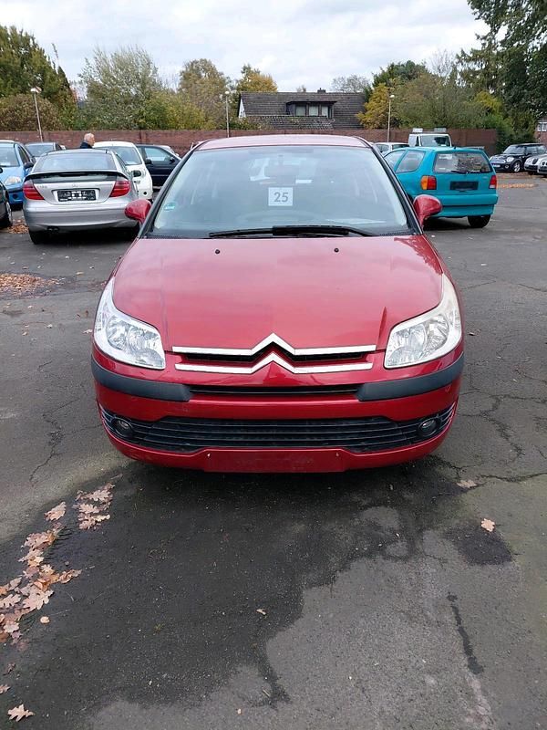Rot Gebraucht 2005 Citroën C4 Limousine | 1.999 € (Fairer Preis) - Bild 1/4