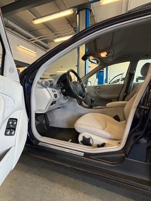 Gebraucht Mercedes C200 122 PS (89 kW) 2005 Blau Kombi