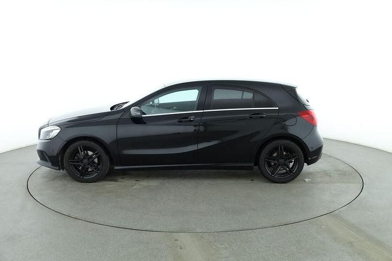 Gebraucht Mercedes A200 Urban 156 PS (114 kW) 2015 Schwarz Limousine