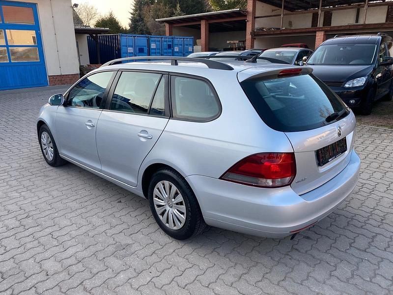 Gebraucht VW Golf VI 105 PS (77 kW) 2011 Silber Kleinwagen