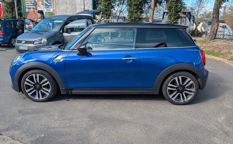 Gebraucht Mini Cooper 136 PS (100 kW) 2019 Blau Kleinwagen