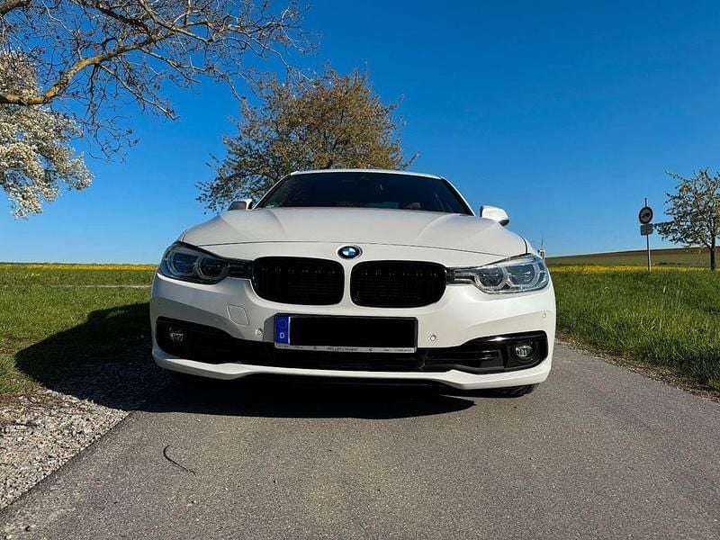 Usado BMW 330e Performance 252 HP (185 kW) 2017 Branco Sedan