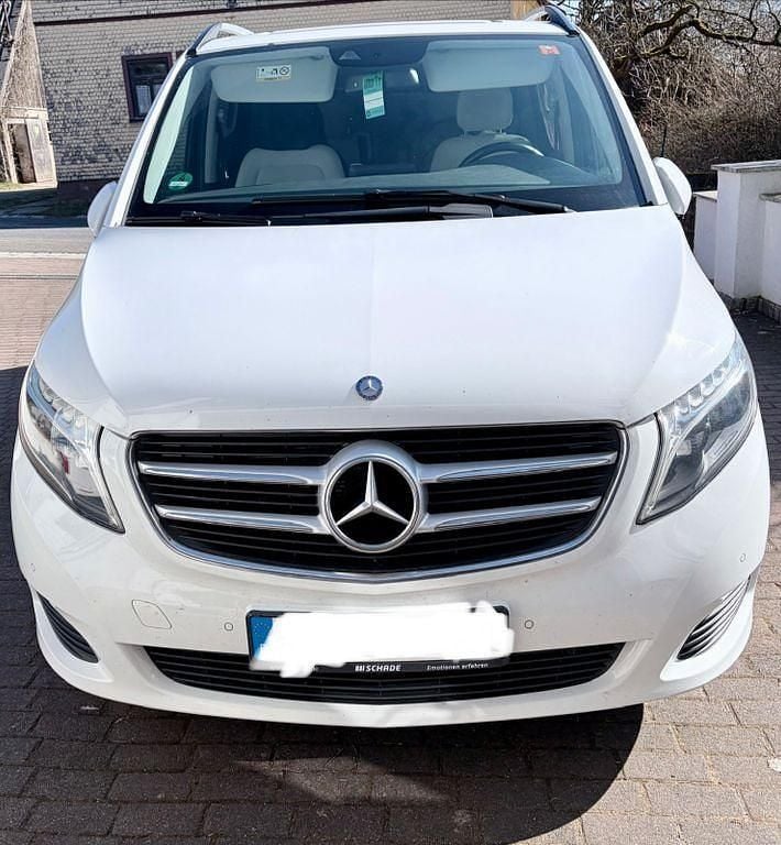 Gebraucht Mercedes V250 190 PS (139 kW) 2015 Weiß Van / Kleinbus