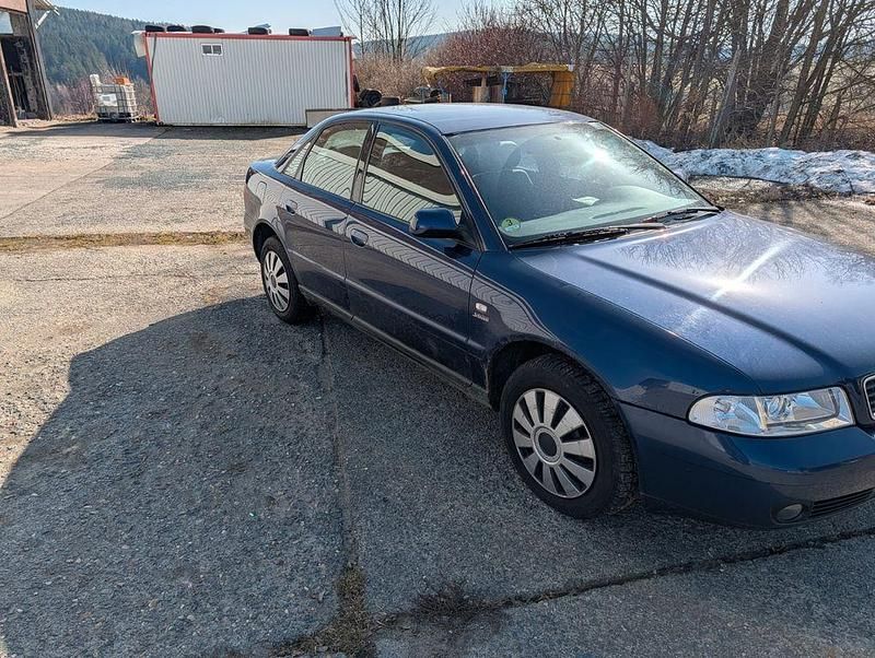 Gebraucht Audi A4 116 PS (85 kW) 2000 Blau Limousine