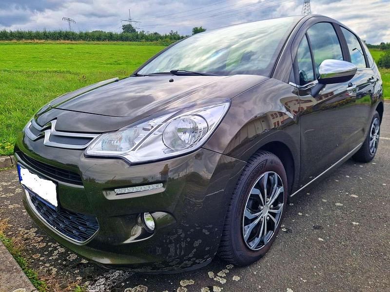 Braun Gebraucht 2014 Citroën C3 Kleinwagen | 5.600 € (Etwas zu teuer) - Bild 1/4