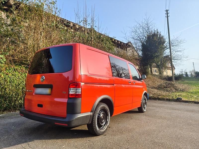 Gebraucht VW Transporter 84 PS (61 kW) 2014 Rot Van