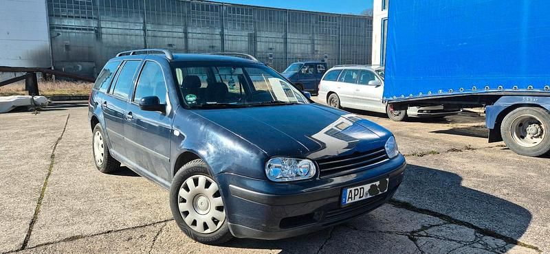 Gebraucht VW Golf IV 102 PS (75 kW) 2002 Blau Kombi