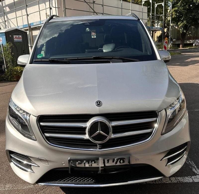 Silber Gebraucht 2017 Mercedes V250 Avantgarde Van / Kleinbus | 41.000 € (Fairer Preis) - Bild 1/4