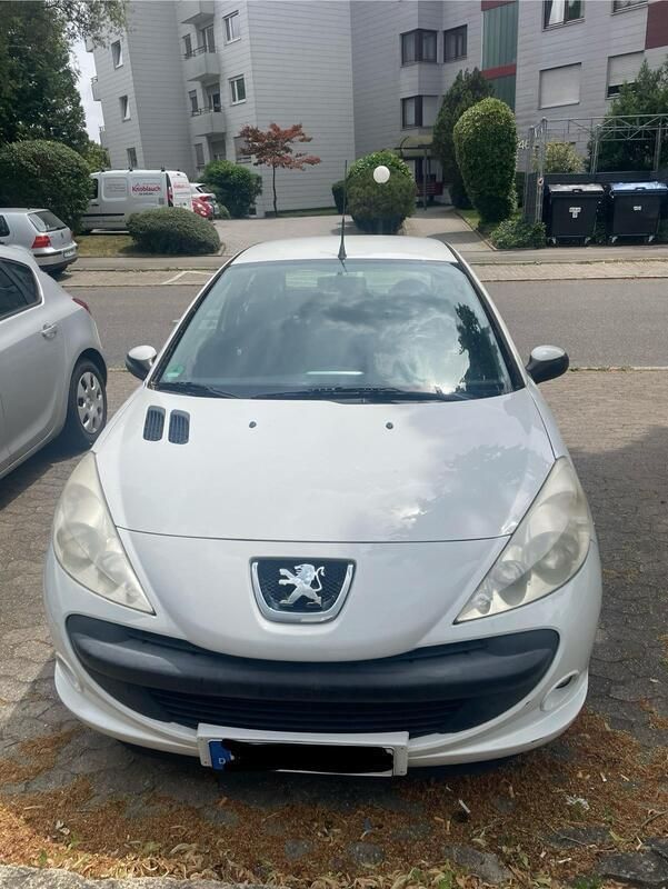 Weiß Gebraucht 2009 Peugeot 206+ Kleinwagen | 1.300 € (Guter Preis) - Bild 1/4