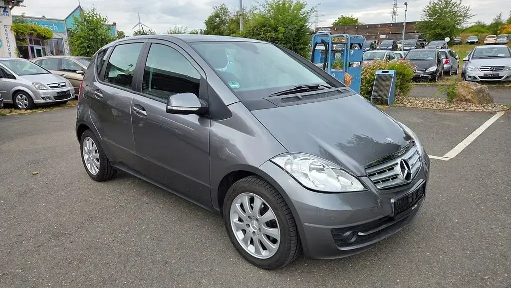 Gebraucht Mercedes A180 116 PS (85 kW) 2012 Grau Kleinwagen
