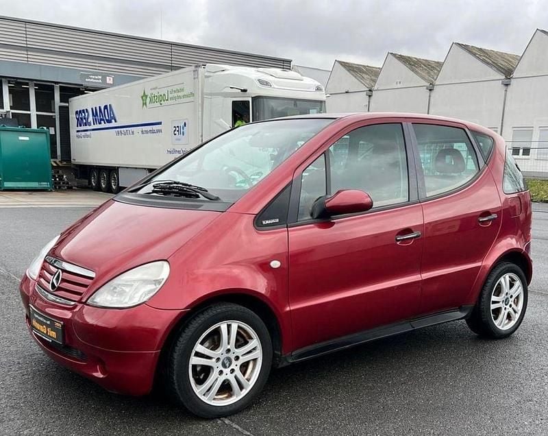 Gebraucht Mercedes A160 Elegance 102 PS (75 kW) 2000 Rot Van / Kleinbus