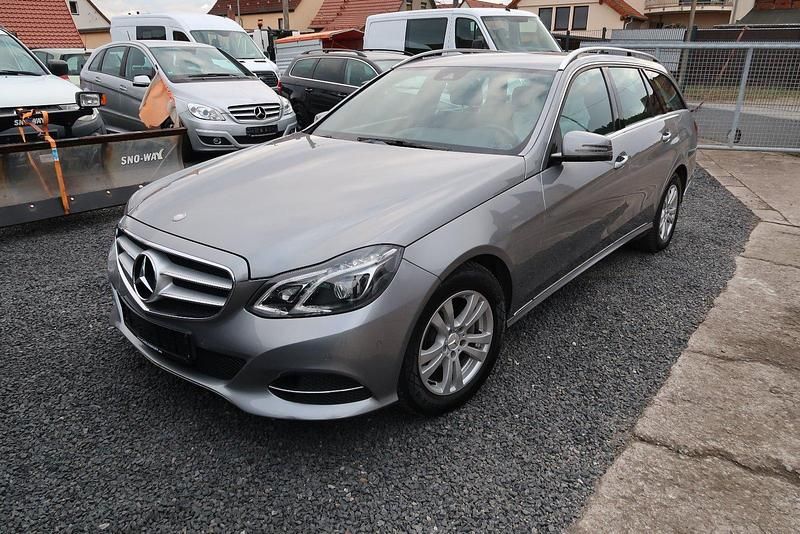 Gebraucht Mercedes E220 Avantgarde 170 PS (125 kW) 2014 Grau Kombi