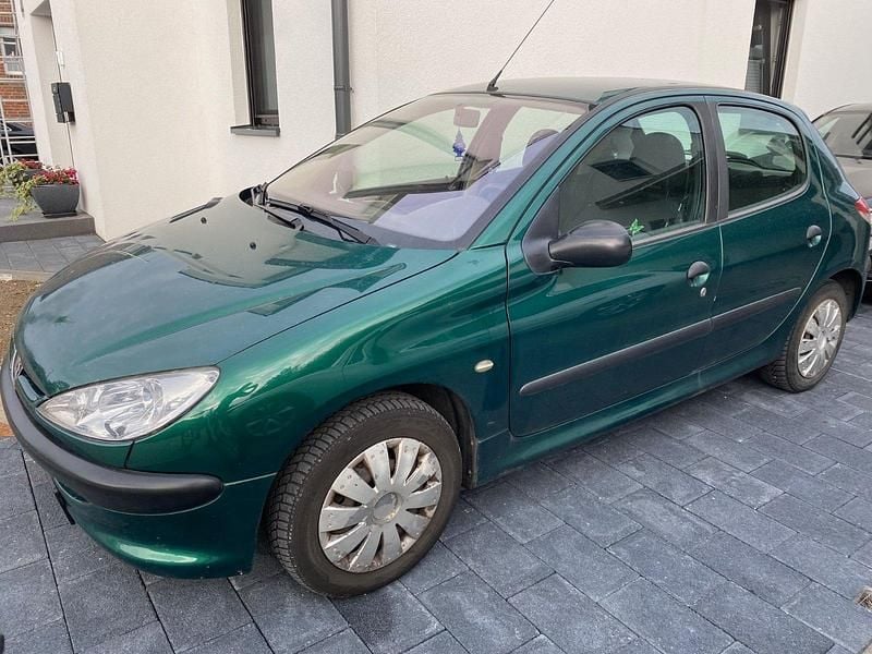 Gebraucht Peugeot 206 75 PS (55 kW) 2001 Grün Kleinwagen