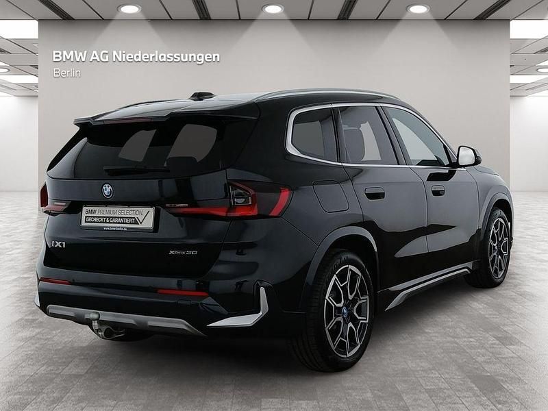 Gebraucht BMW iX1 Performance 200 kW (272 PS) 2023 Schwarz SUV