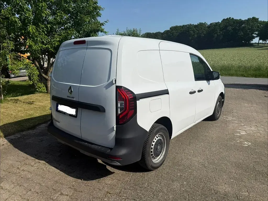 Usado Renault Kangoo 75 CV (55 kW) 2021 Blanco Monovolumen
