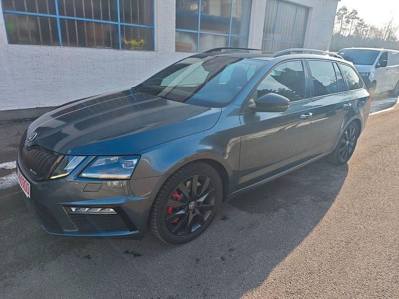 Grau Gebraucht 2018 Skoda Octavia RS Kombi | 12.499 € (Superpreis) - Bild 1/4