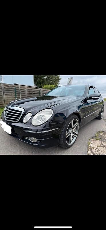 Gebraucht Mercedes E320 Avantgarde 224 PS (164 kW) 2007 Schwarz Limousine