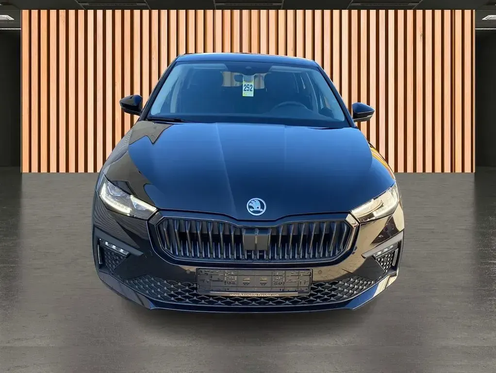 Gebraucht Skoda Scala Selection 116 PS (85 kW) 2025 Schwarz schwarz (metallic) Kleinwagen