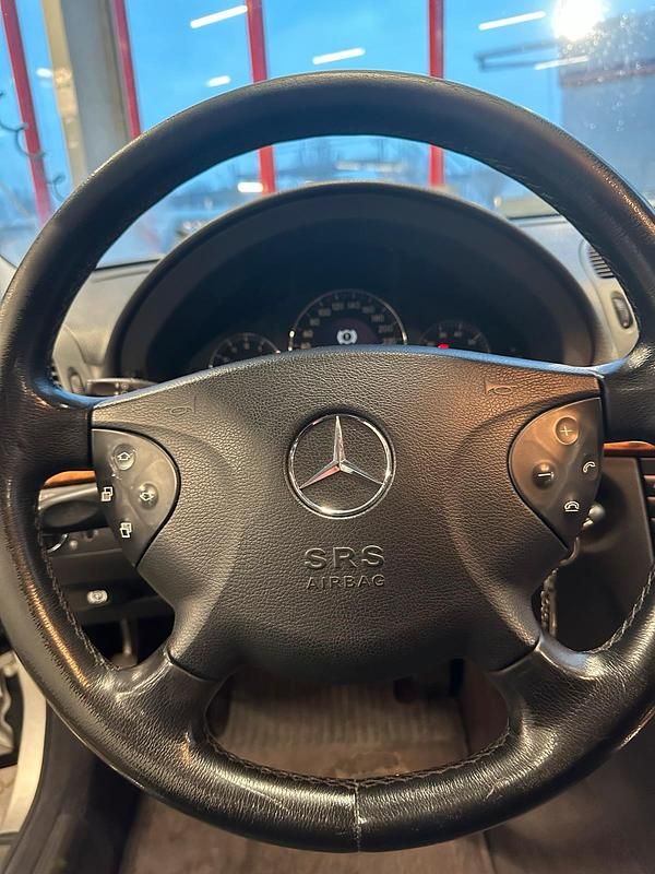 Gebraucht Mercedes E240 177 PS (130 kW) 2003 Grau Limousine