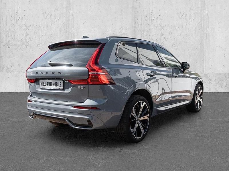 Używany Volvo XC60 Ultimate 250 KM (183 kW) 2024 Szary SUV