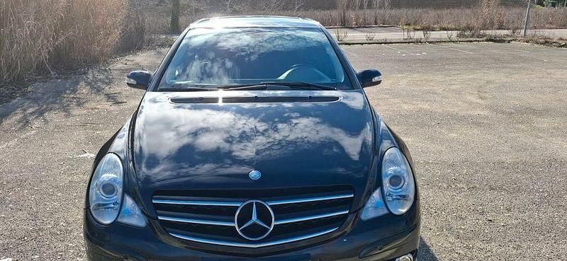 Schwarz Gebraucht 2009 Mercedes R320 Van / Kleinbus | 4.850 € (Superpreis) - Bild 1/4