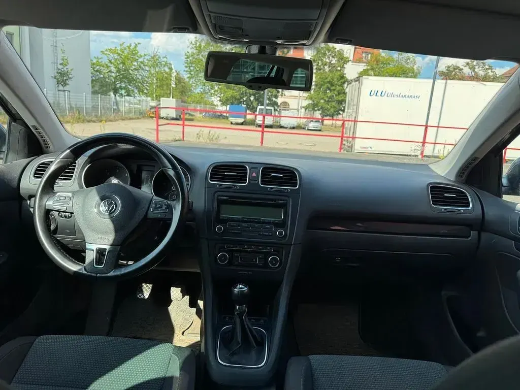 Gebraucht VW Golf VI Trendline 105 PS (77 kW) 2011 Grau Kombi