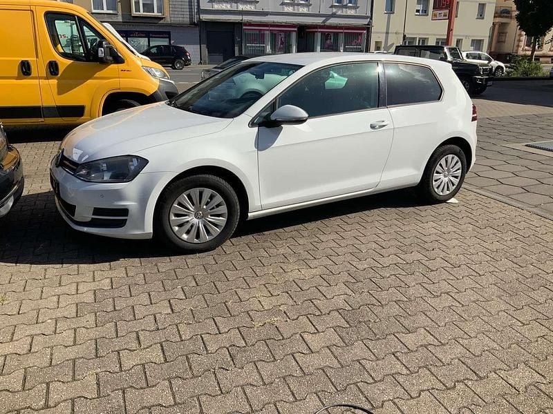 Weiß Gebraucht 2014 VW Golf VII Comfortline Limousine | 6.700 € (Guter Preis) - Bild 1/4