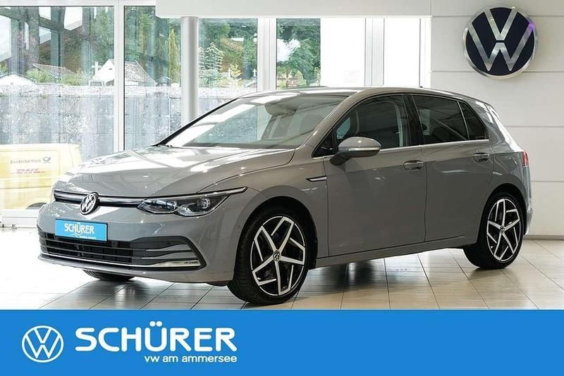 Mondsteingrau Gebraucht 2021 VW Golf VIII Style Limousine | 27.387 € (Etwas zu teuer) - Bild 1/4