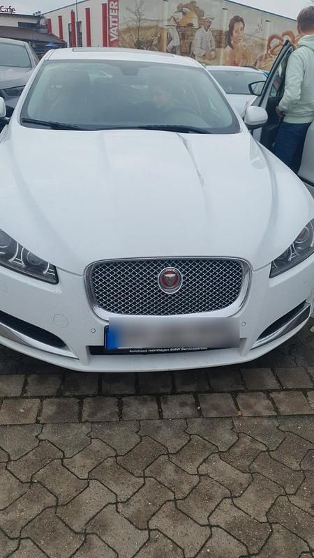 Gebraucht Jaguar XF 200 PS (147 kW) 2015 Weiß Limousine