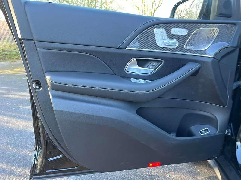 Gebraucht Mercedes GLS350 313 PS (230 kW) 2024 Metalliclack obsidianschwarz SUV